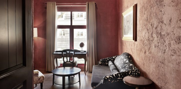 duplex-suites-livingroom-fullsize-2