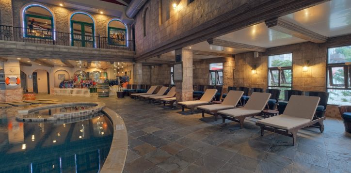 la-piscine-swimming-pool-1-2