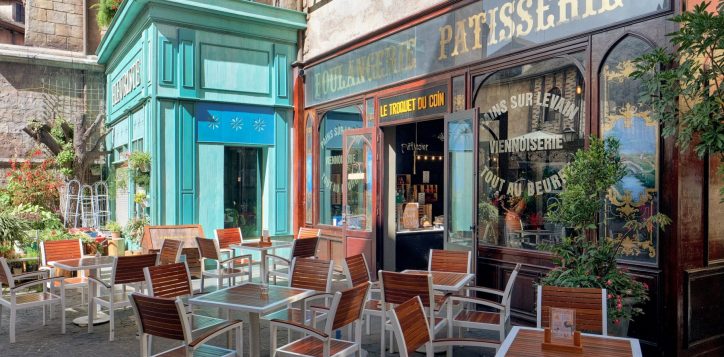 le-troquet-outside-2