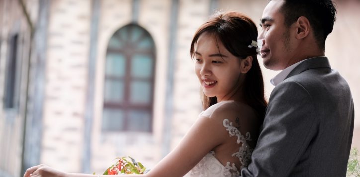 wedding-couple-on-the-balcony-42-2