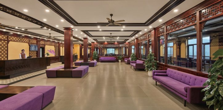 lobby-station-5_12627-2