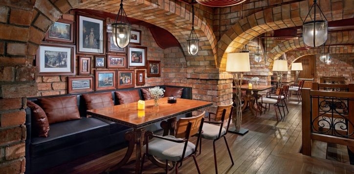 bar-la-taverne_12733-2